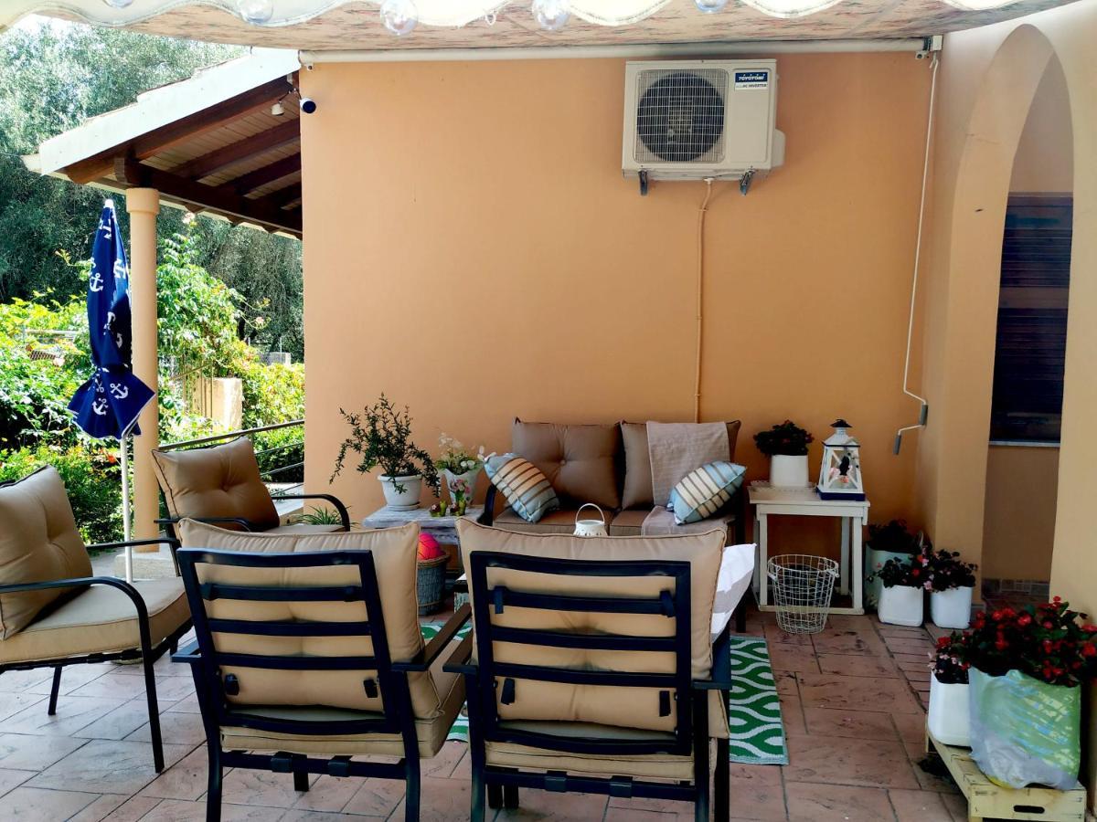Family Holiday Apartment With Garden & Bbq Velonádes エクステリア 写真