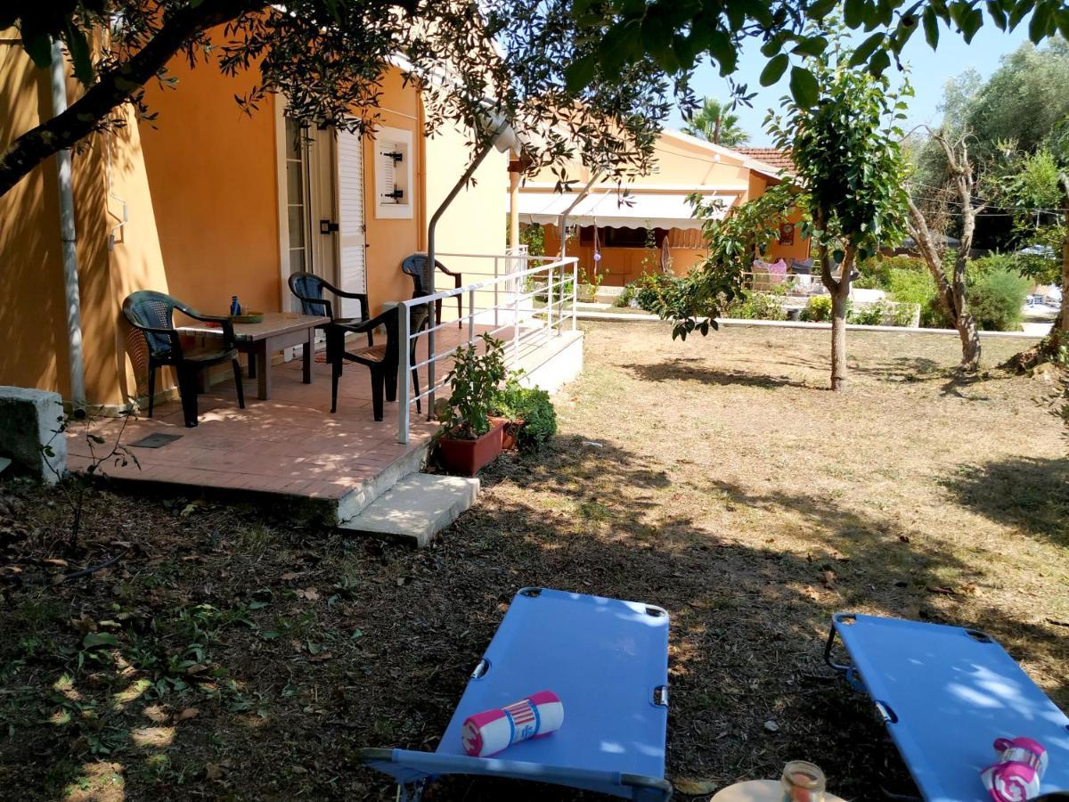 Family Holiday Apartment With Garden & Bbq Velonádes エクステリア 写真