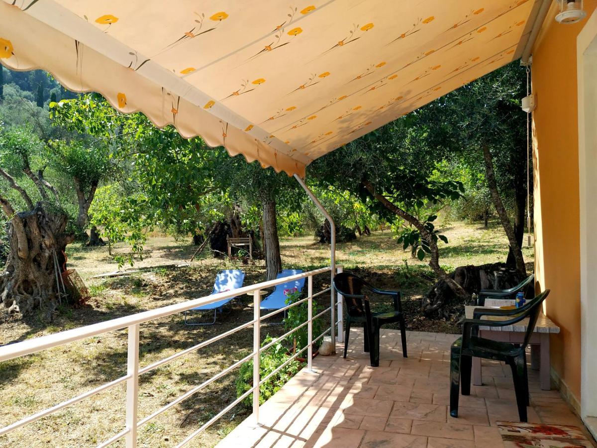 Family Holiday Apartment With Garden & Bbq Velonádes エクステリア 写真