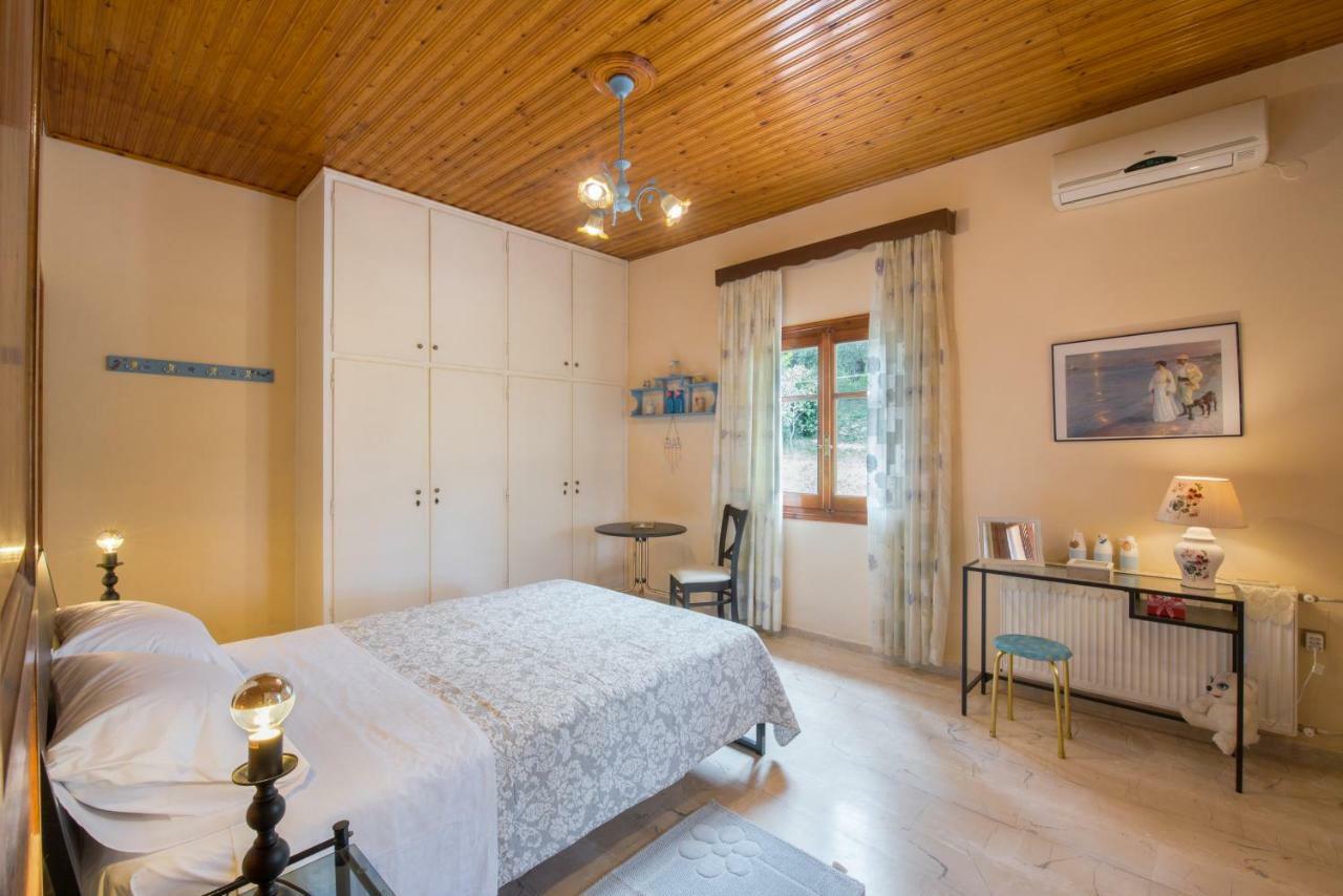 Family Holiday Apartment With Garden & Bbq Velonádes エクステリア 写真