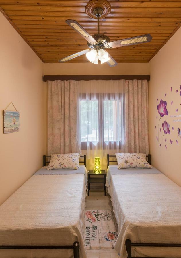 Family Holiday Apartment With Garden & Bbq Velonádes エクステリア 写真