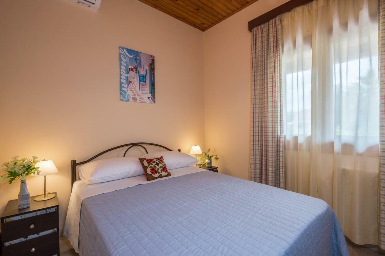 Family Holiday Apartment With Garden & Bbq Velonádes エクステリア 写真
