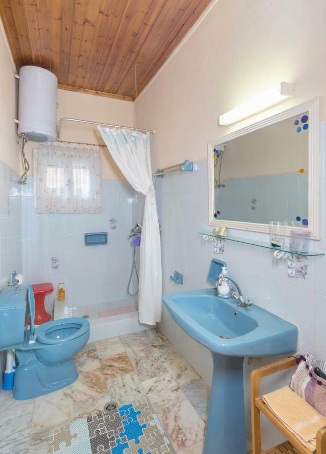 Family Holiday Apartment With Garden & Bbq Velonádes エクステリア 写真