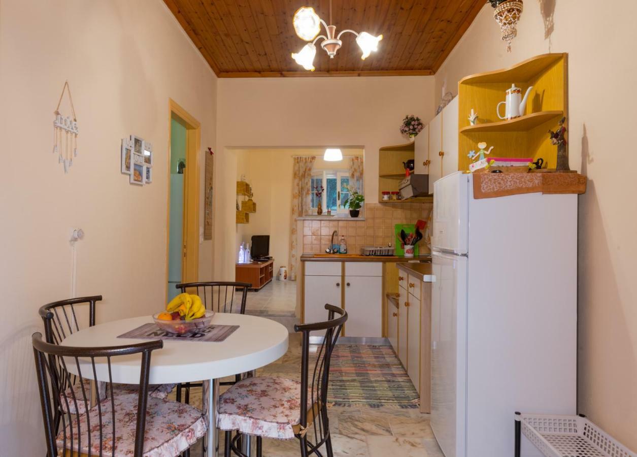 Family Holiday Apartment With Garden & Bbq Velonádes エクステリア 写真