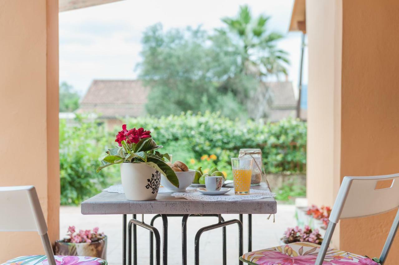 Family Holiday Apartment With Garden & Bbq Velonádes エクステリア 写真
