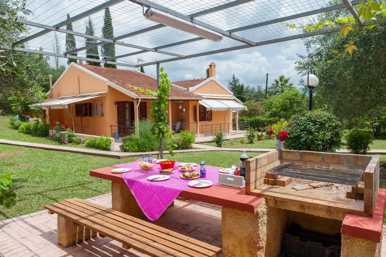 Family Holiday Apartment With Garden & Bbq Velonádes エクステリア 写真